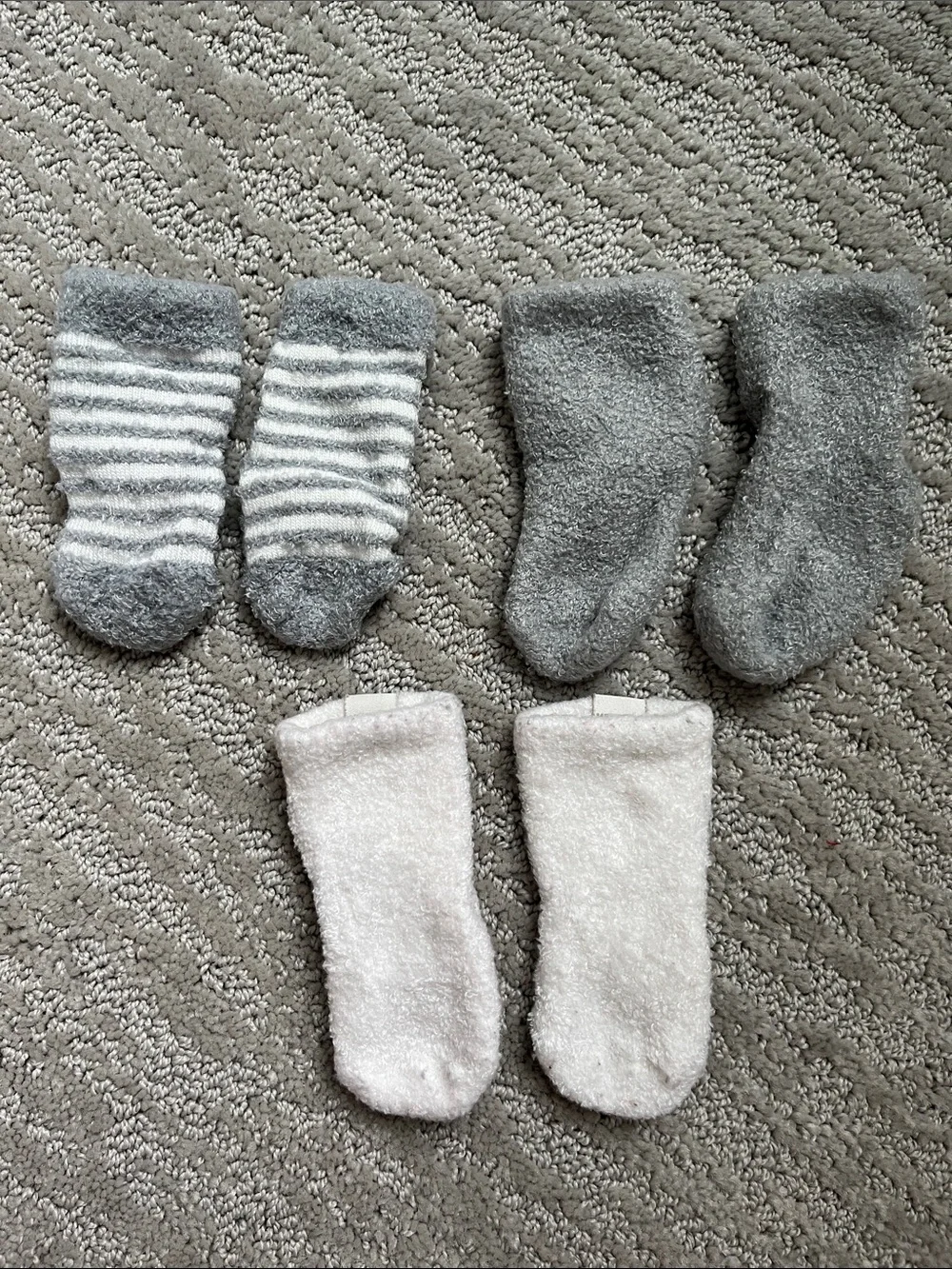 Barefoot Dreams Infant Baby Cozy Sock Set - Gray & Cream